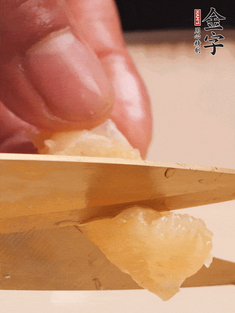 取出放入清水中，清洗表面，再剪成小段